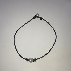 Pearl faux choker